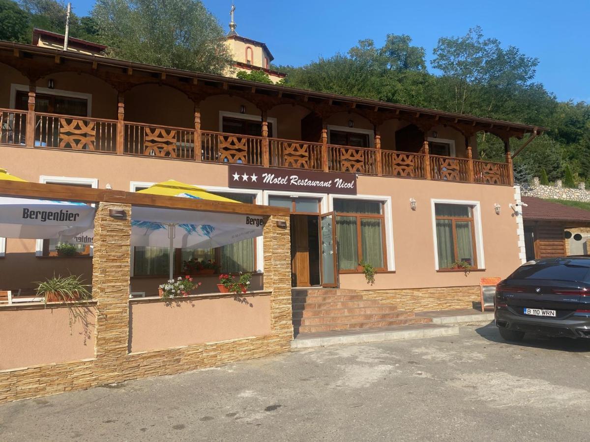Motel Restaurant Nicol Armenis Buitenkant foto